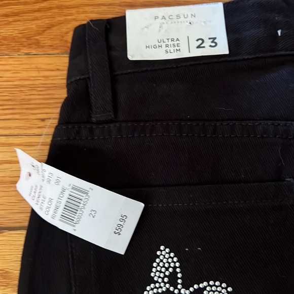 PacSun Size 23 Ultra High Rise Jean With Butterfly Detains NWT 🦋🦋 - Picture 2 of 8